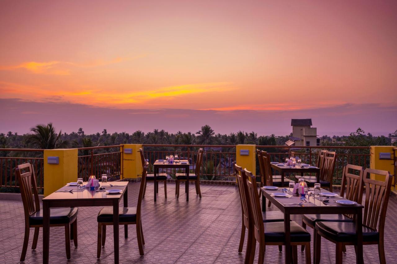 Sairaj Beach Resort Calangute Exteriör bild