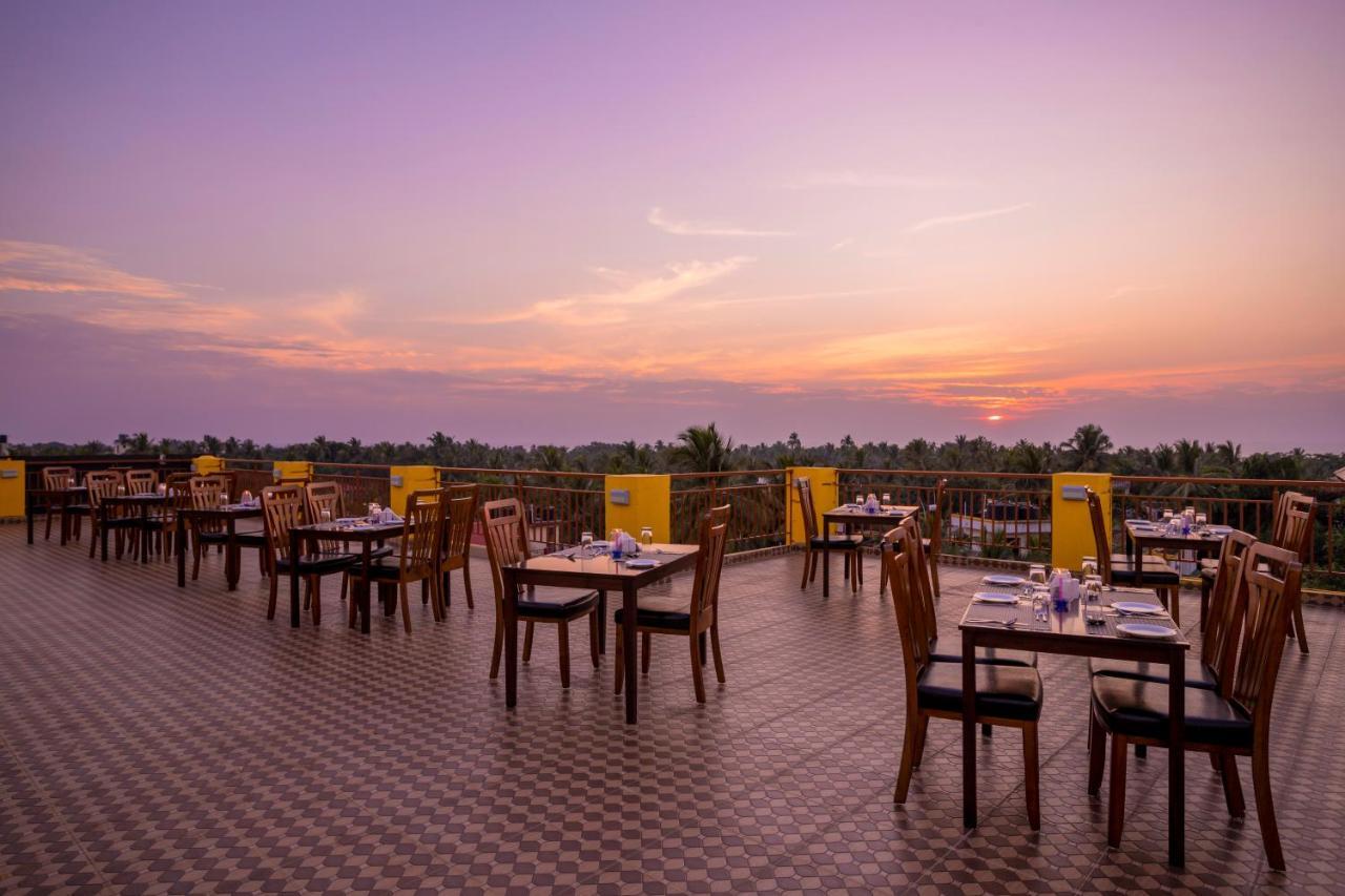 Sairaj Beach Resort Calangute Exteriör bild