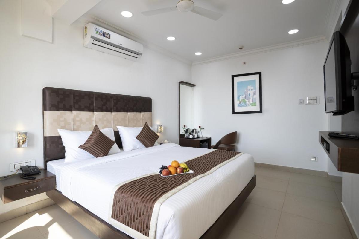 Sairaj Beach Resort Calangute Exteriör bild