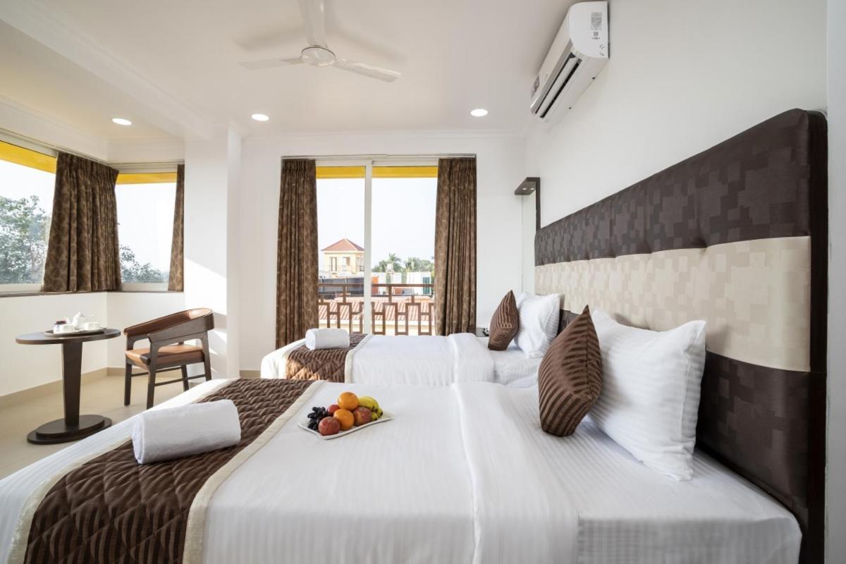 Sairaj Beach Resort Calangute Exteriör bild